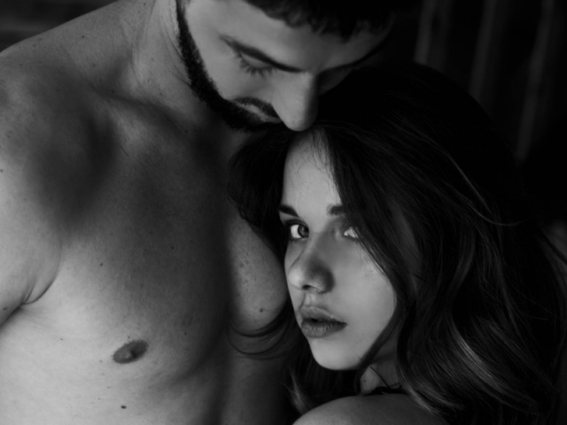 Séance boudoir  en solo ou bien en couple afin de se réapproprier son corps.