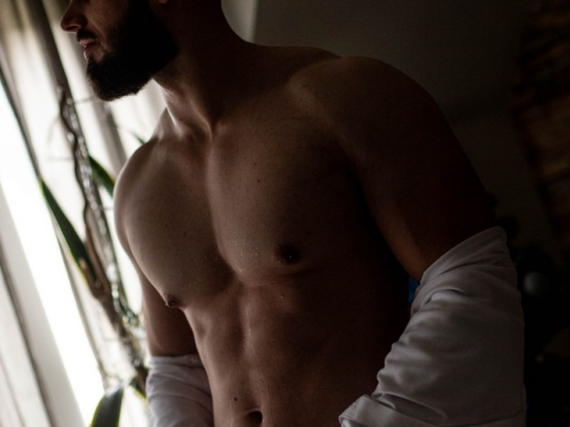 Séance boudoir  en solo ou bien en couple afin de se réapproprier son corps.