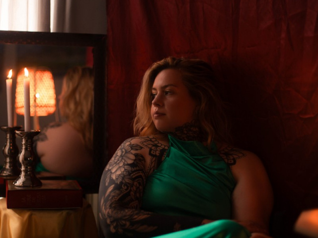 Le boudoir tableau, vous êtes plongé au cœur d'un décor de vieux tableau ancien.