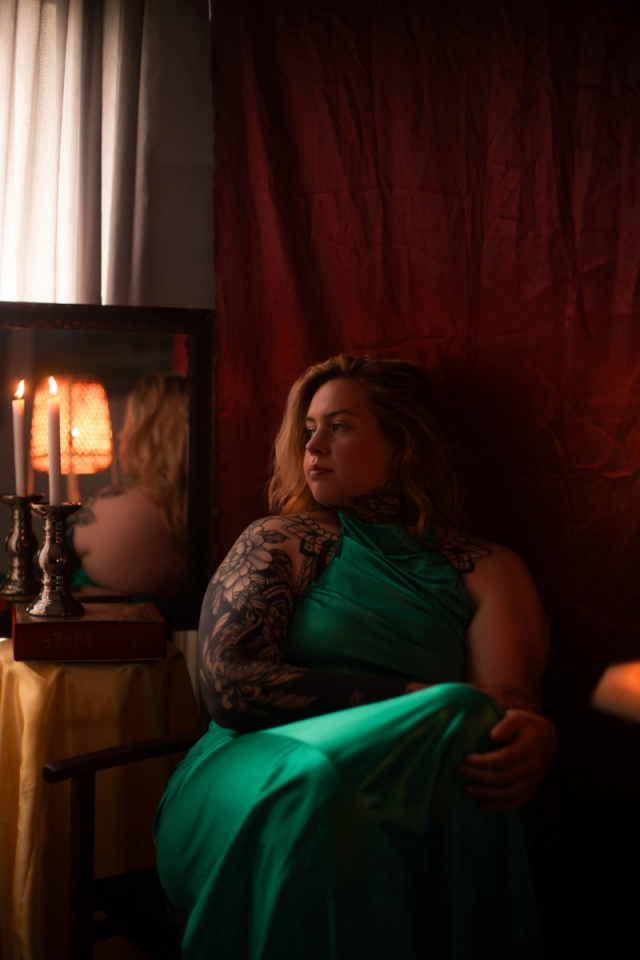 Le boudoir tableau, vous êtes plongé au cœur d'un décor de vieux tableau ancien.